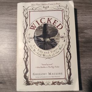 Wicked Book by Gregory Maguire